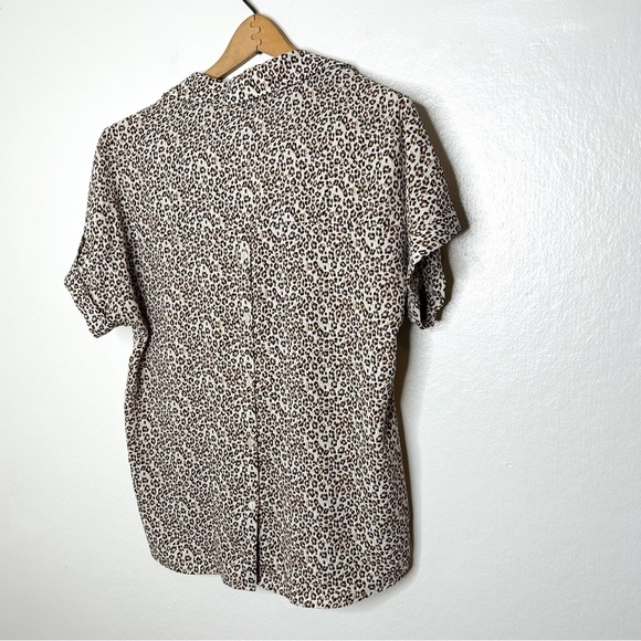 All in Favor Nordstrom Leopard Animal Print Short Sleeve Button Back Top XS - Picture 8 of 8